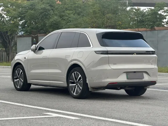 Li Auto L6 — Фото автомобиля 3
