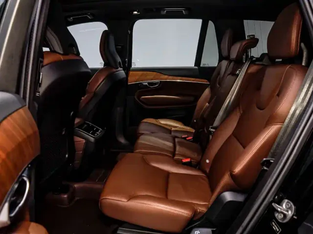 Volvo XC90 — Фото автомобиля 10