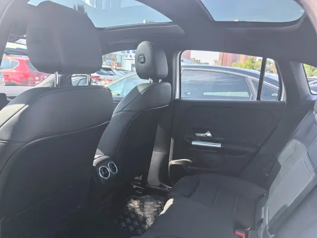 Mercedes-Benz EQA — Фото автомобиля 12