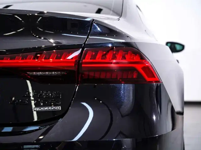 Audi A7L — Фото автомобиля 11
