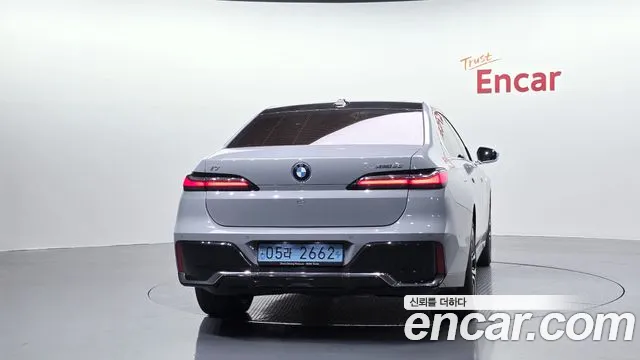 BMW i7 — Фото автомобиля 3