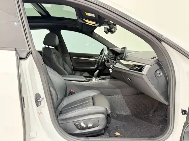 BMW 6 Series Gran Turismo — Фото автомобиля 18