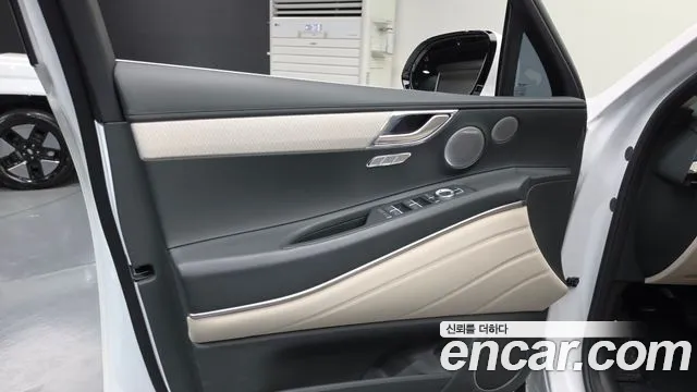 Genesis GV80 — Фото автомобиля 23