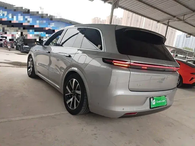 Li Auto L8 — Фото автомобиля 4
