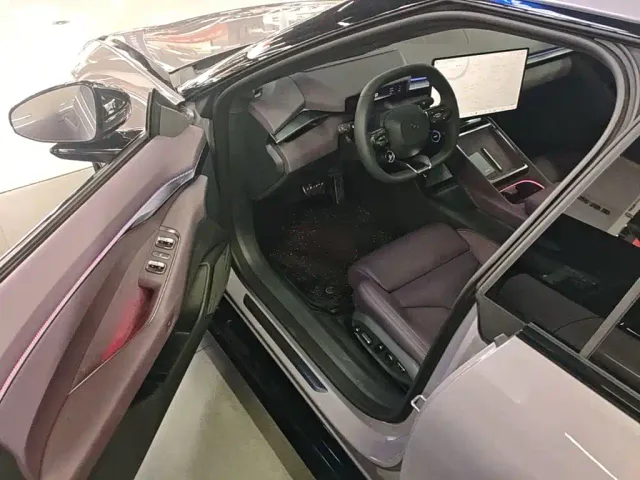 Xpeng P7 — Фото автомобиля 15