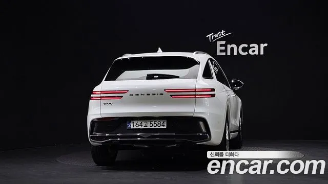 Genesis GV70 — Фото автомобиля 3