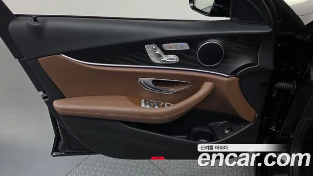 Mercedes-Benz E-Class W213 — Фото автомобиля 24