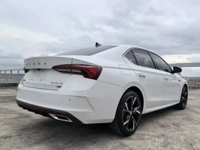 Škoda Octavia 2023 Facelift PRO TSI280 Premium Edition — Фото автомобиля 5