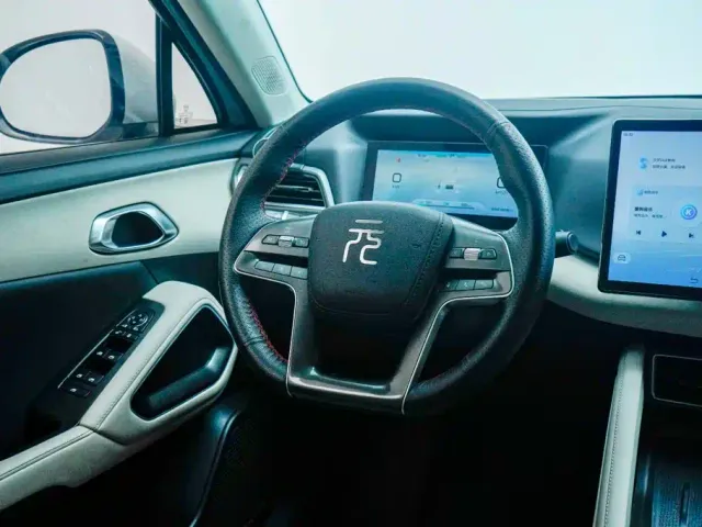 BYD Yuan UP — Фото автомобиля 18