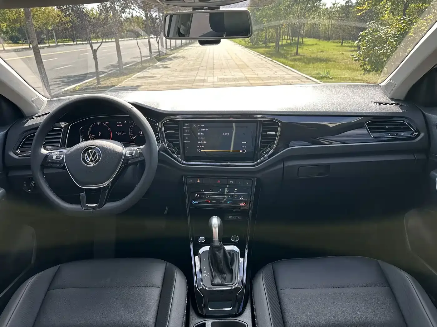 Volkswagen Volkswagen T-ROC 2022 280TSI DSG 2WD Comfort PLUS — Фото автомобиля 12