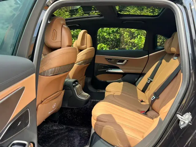 Mercedes-Benz E-Class — Фото автомобиля 8