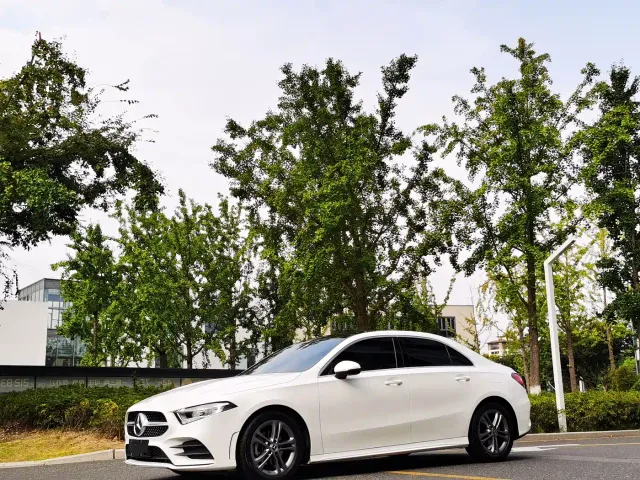 Фотография автомобиля — Mercedes-Benz A-Class