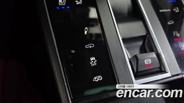 Porsche Macan — Фото автомобиля 12