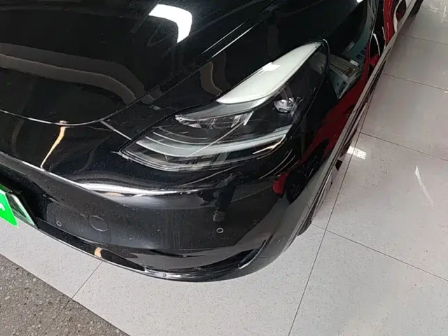 Tesla Model Y — Фото автомобиля 23