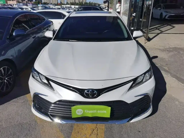 Toyota Camry — Фото автомобиля 2