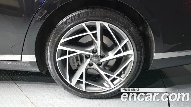 Genesis G90 Бензин 3.5 турбо AWD — Фото автомобиля 5