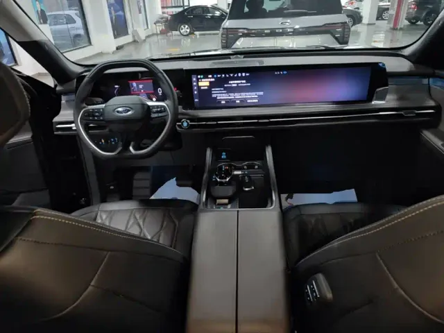 Ford Edge — Фото автомобиля 9