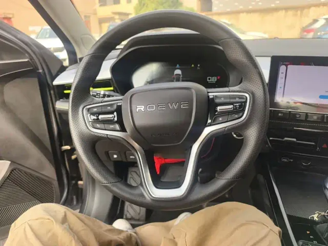 Roewe i5 — Фото автомобиля 10