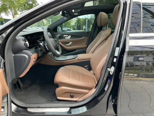 Mercedes-Benz E-Class — Фото автомобиля 8