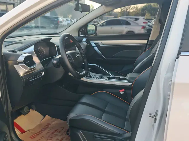 Geely Binyue — Фото автомобиля 4
