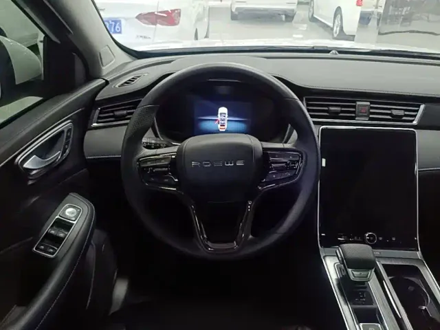 Roewe RX5 — Фото автомобиля 10