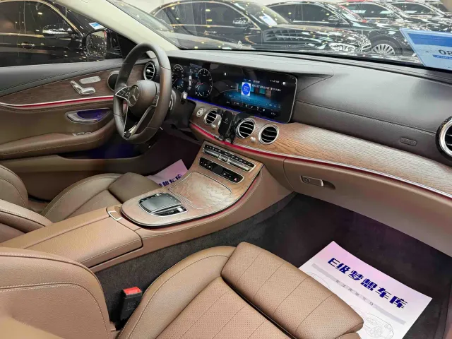 Mercedes-Benz E-Class — Фото автомобиля 15