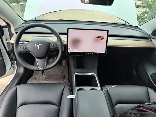 Tesla Model 3 2023 Rear-Wheel Drive — Фото автомобиля 9