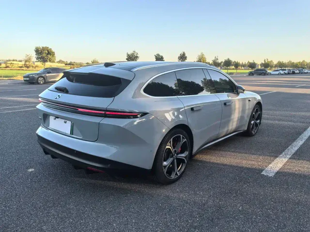 Nio ET5 Touring — Фото автомобиля 4