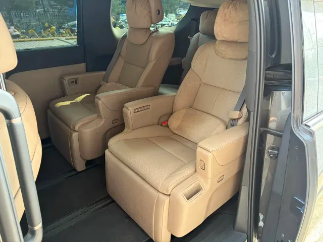 Li Auto MEGA — Фото автомобиля 12