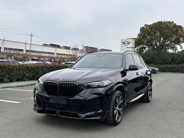 Фотография автомобиля — BMW X5