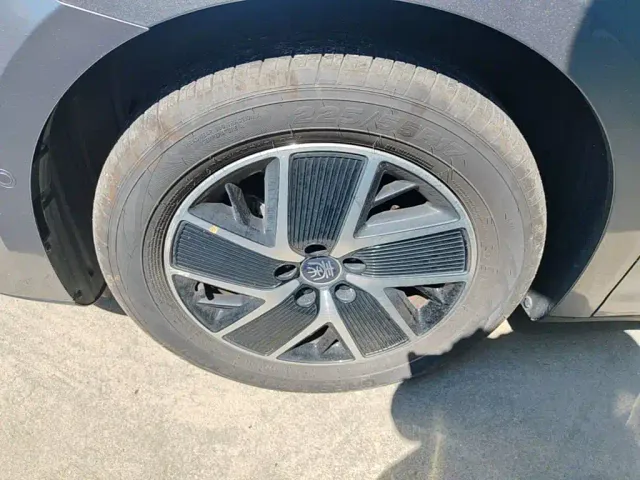 BYD Qin L — Фото автомобиля 22