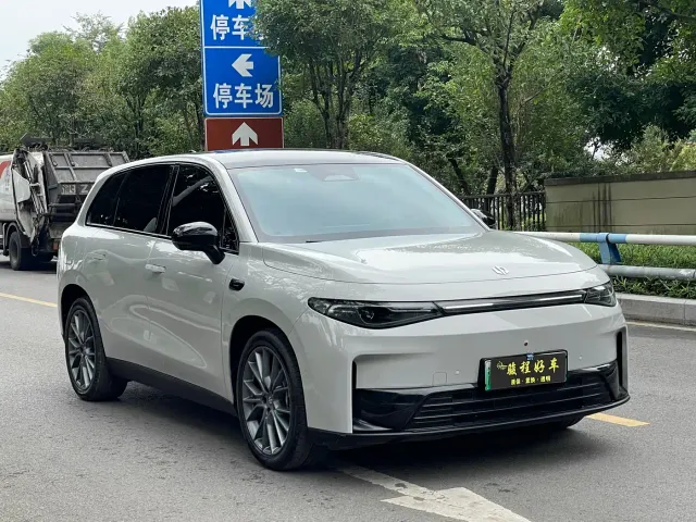 Leapmotor C10 — Фото автомобиля 4