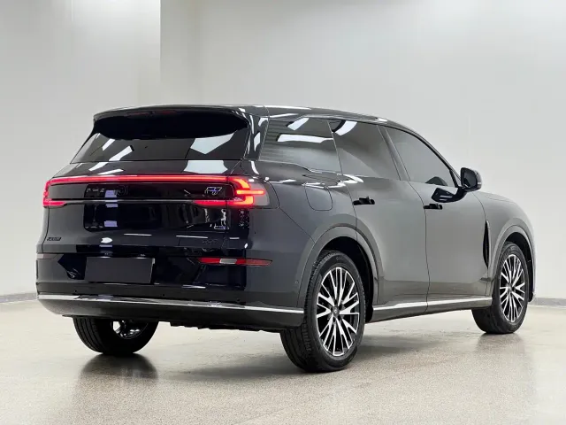 Changan Qiyuan Q07 — Фото автомобиля 6