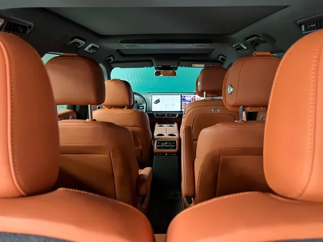 Li Auto L9 — Фото автомобиля 10
