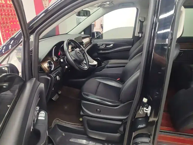 Mercedes-Benz V-Class — Фото автомобиля 10