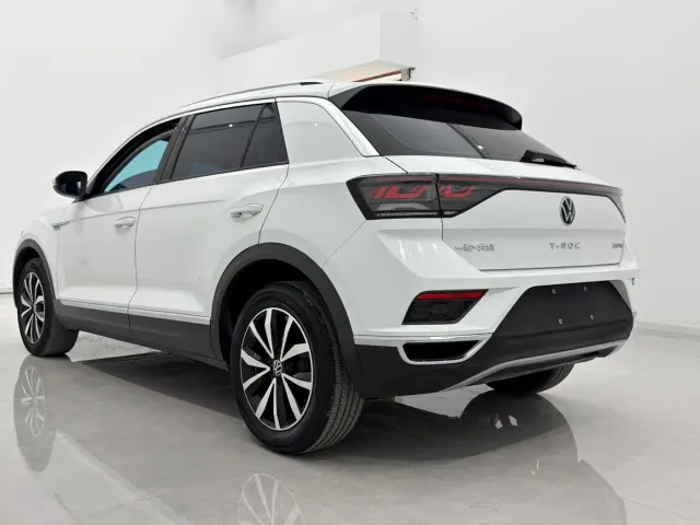 Volkswagen T-Roc — Фото автомобиля 4