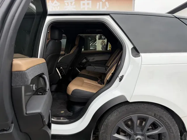 Land Rover Range Rover Sport — Фото автомобиля 9