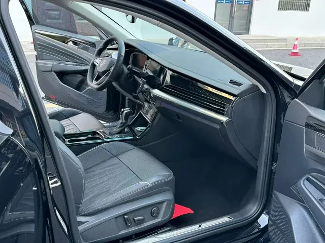 Volkswagen Passat — Фото автомобиля 6