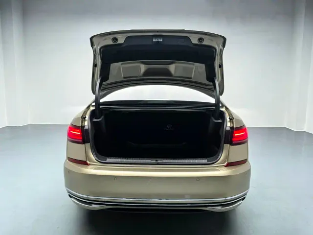 Volkswagen Passat — Фото автомобиля 3