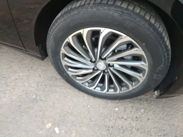 Buick LaCrosse — Фото автомобиля 24