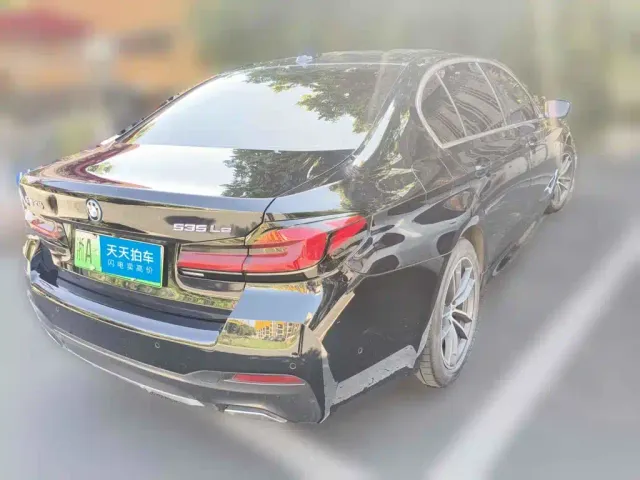 BMW BMW 5 Series New Energy 2022 535Le M Sport Package — Фото автомобиля 2