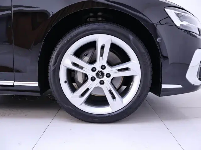 Audi A8 — Фото автомобиля 6