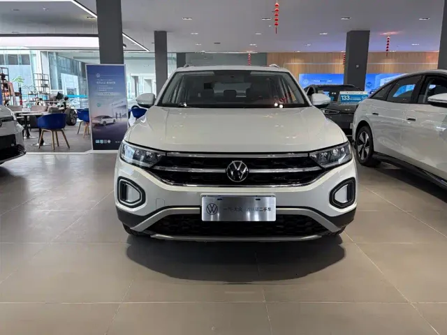 Volkswagen T-Roc — Фото автомобиля 2