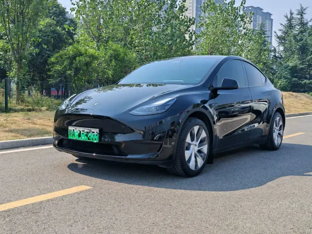 Фотография автомобиля — Tesla Model Y