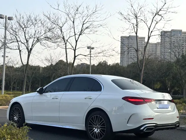 Mercedes-Benz C-Class — Фото автомобиля 3
