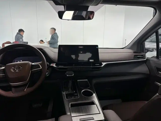 Toyota Granvia — Фото автомобиля 13