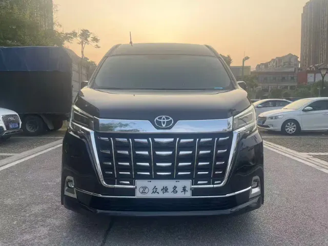 Toyota HIACE — Фото автомобиля 2