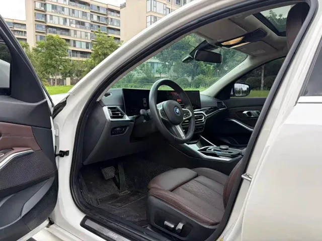 BMW i3 — Фото автомобиля 13