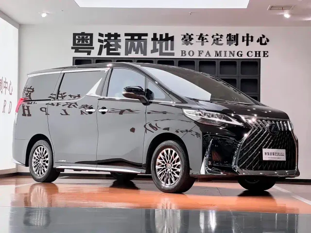 Lexus LM — Фото автомобиля 2