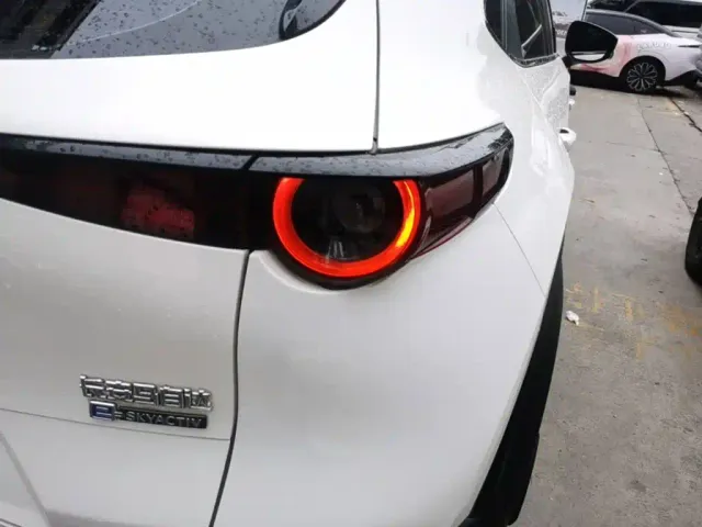 Mazda CX-30 EV — Фото автомобиля 7